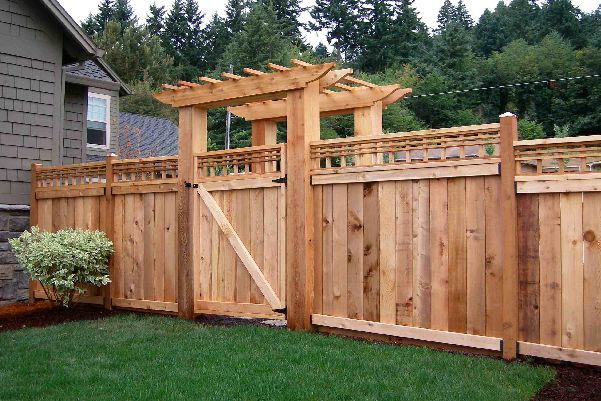 Wooden fence with decorative gate Tampa